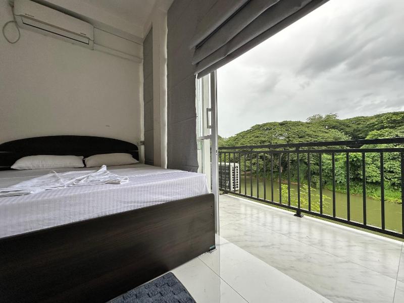 Varsity Villa - image 4