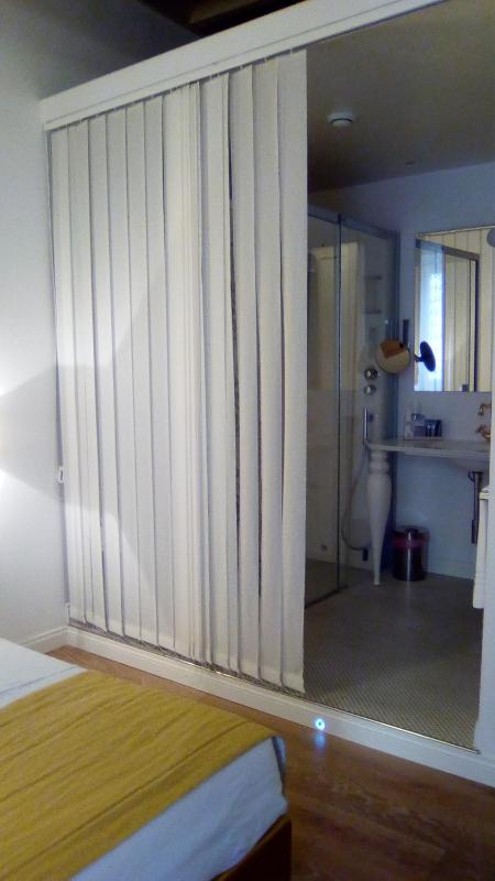 Deluxe Quadruple Room image 3