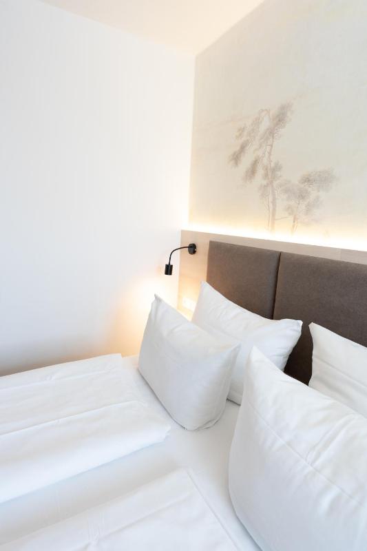 Standard Double Room image 1