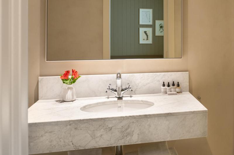 Single Room image 4