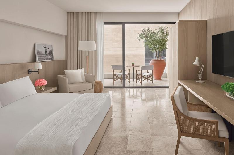  Deluxe King Room with Garden View and Balcony image 3