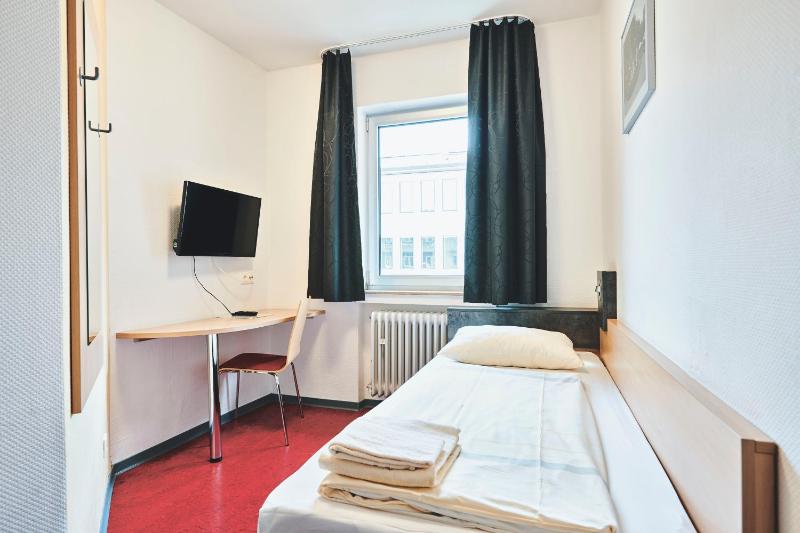 Single Room image 4