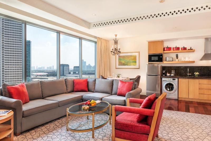 One-Bedroom Residence with City View image 3
