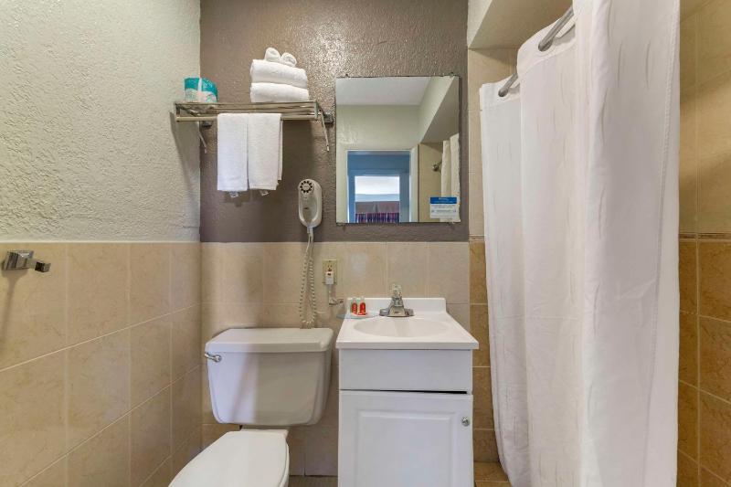 Double Room - Non-Smoking  image 2