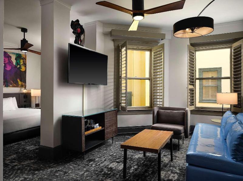 The Barnes San Francisco Tapestry Collection by Hilton - image 4