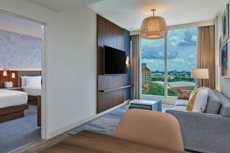 Signature, Suite, 2 Queen, Sofa bed (Includes Early Entry To Disney Theme Parks) image 4