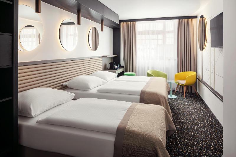 Superior Triple Room image 1