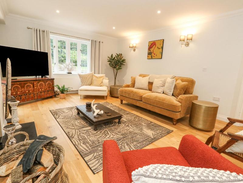 Sunningdale Rise - image 17