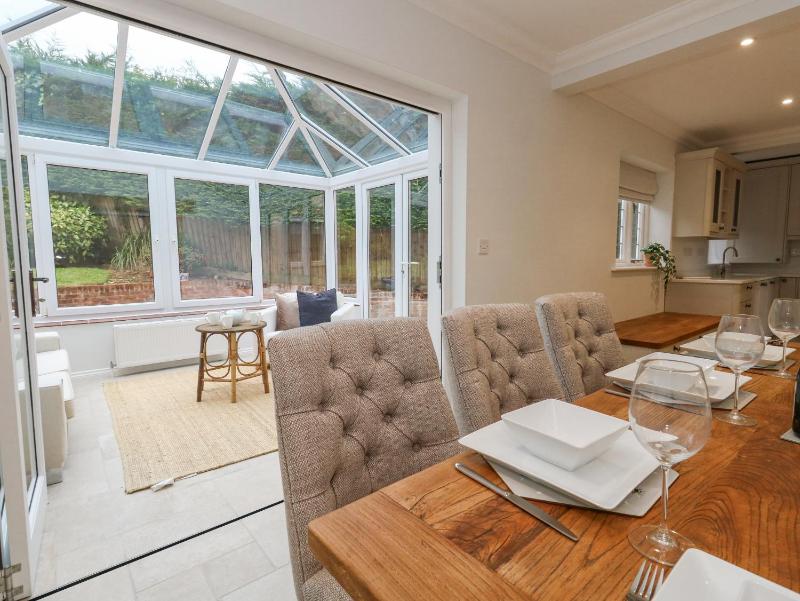 Sunningdale Rise - image 15
