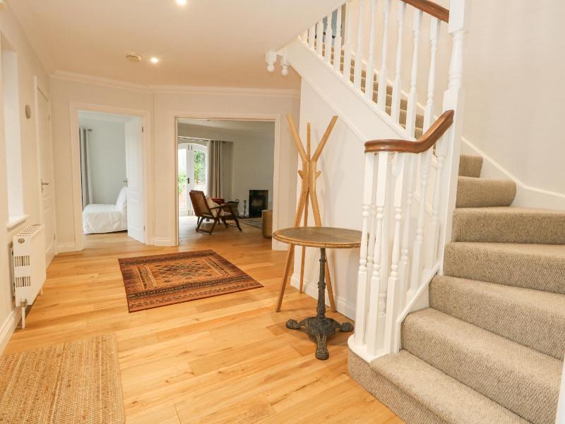 Sunningdale Rise - image 41