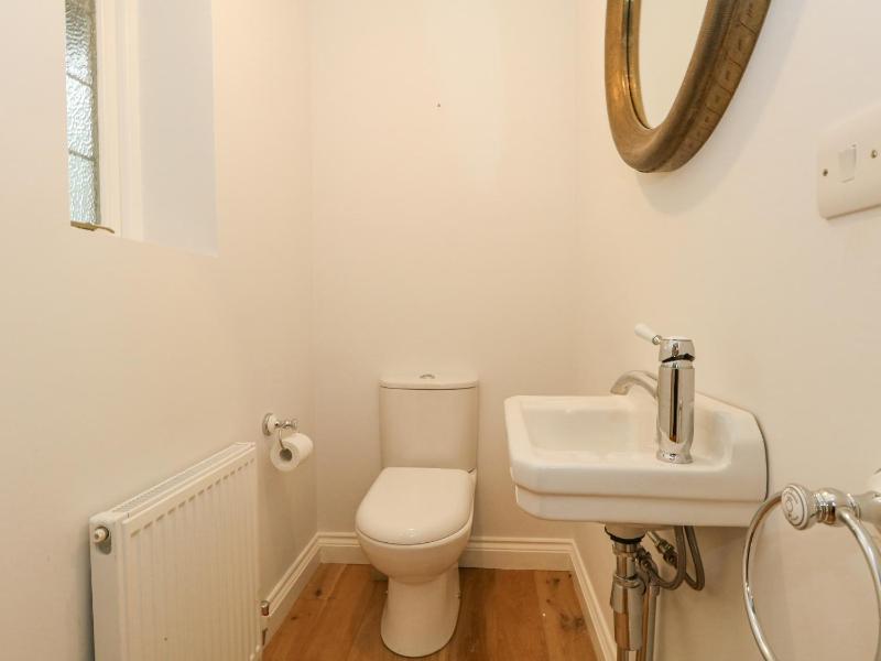 Sunningdale Rise - image 10