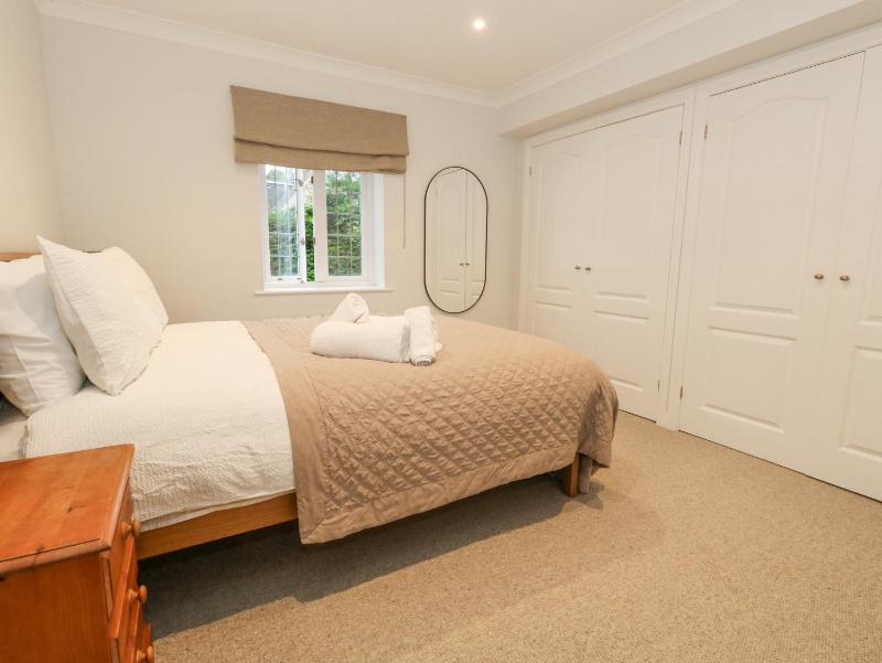 Sunningdale Rise - image 7