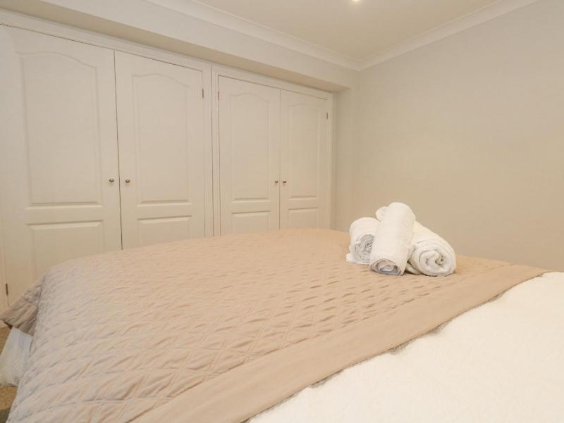 Sunningdale Rise - image 42