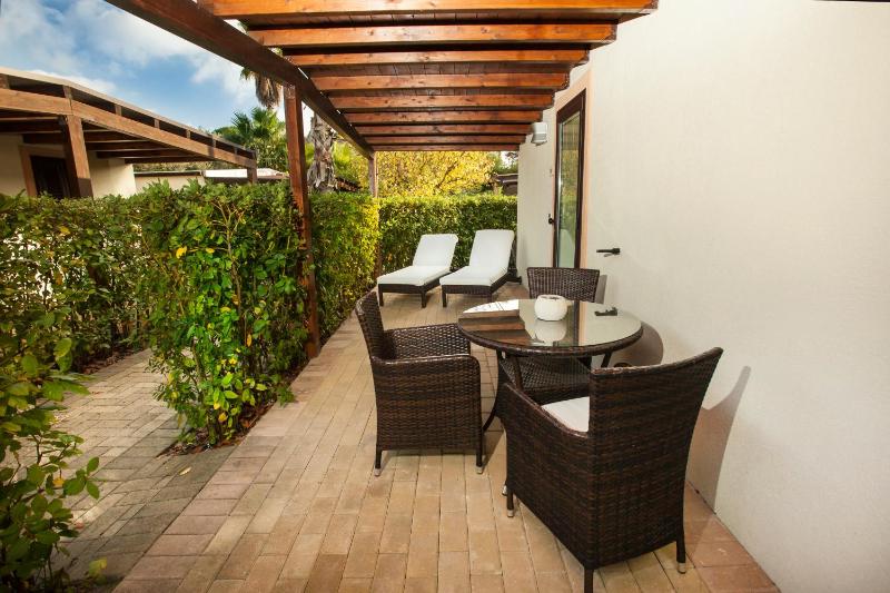 Superior Bungalow image 2