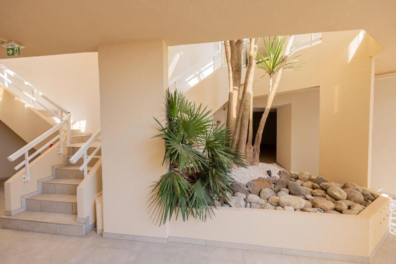 Riviera Beach Hotel - image 27