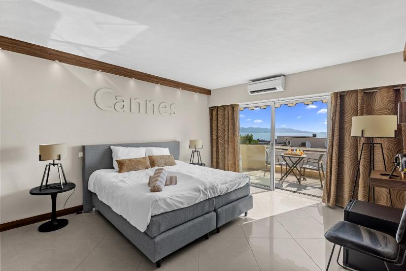 Riviera Beach Hotel - image 24