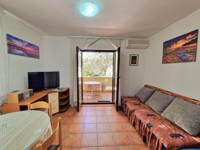 Apartment Josipa - image 12
