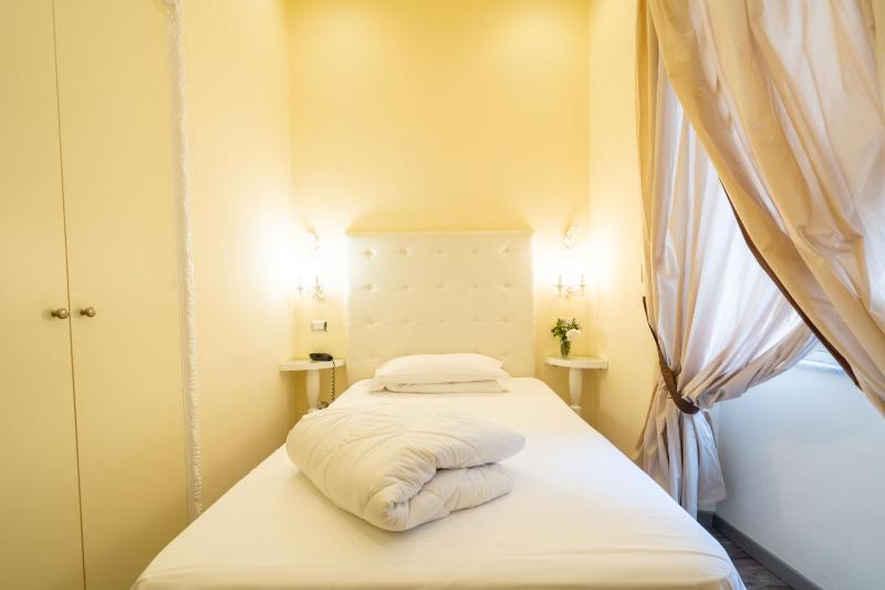 Classic Single Room image 2