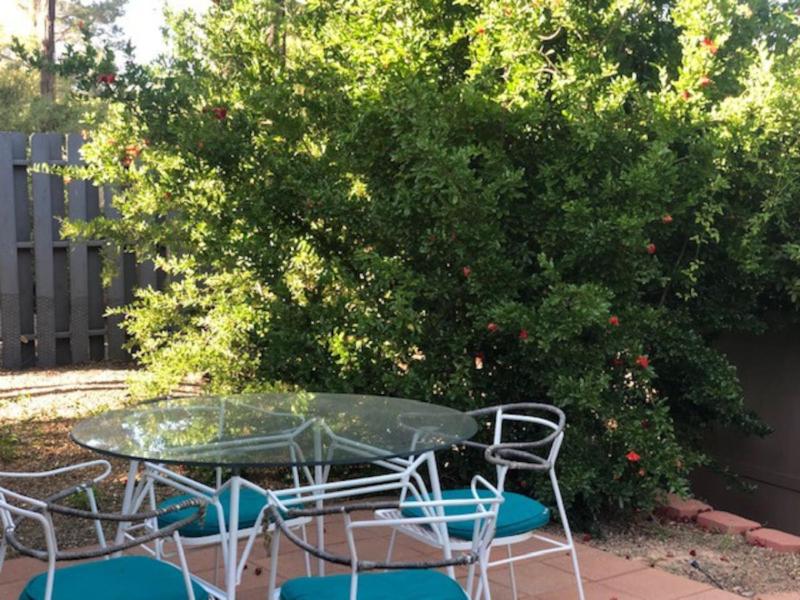 Quaint Uptown Sedona home walking distance to shops - image 25