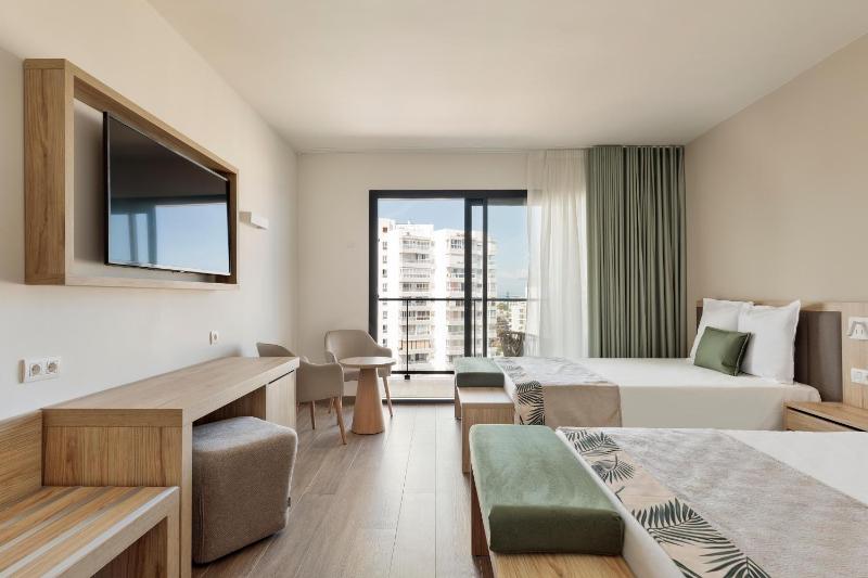Standard Double Room (2 Adults) image 1
