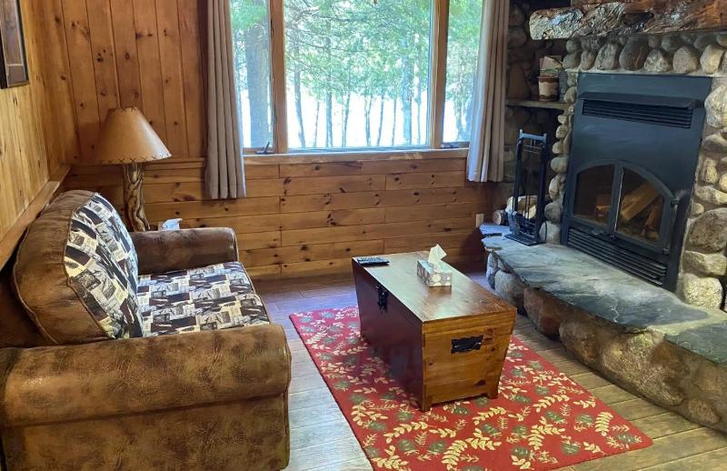 1 Bedroom Classic Cabin image 1