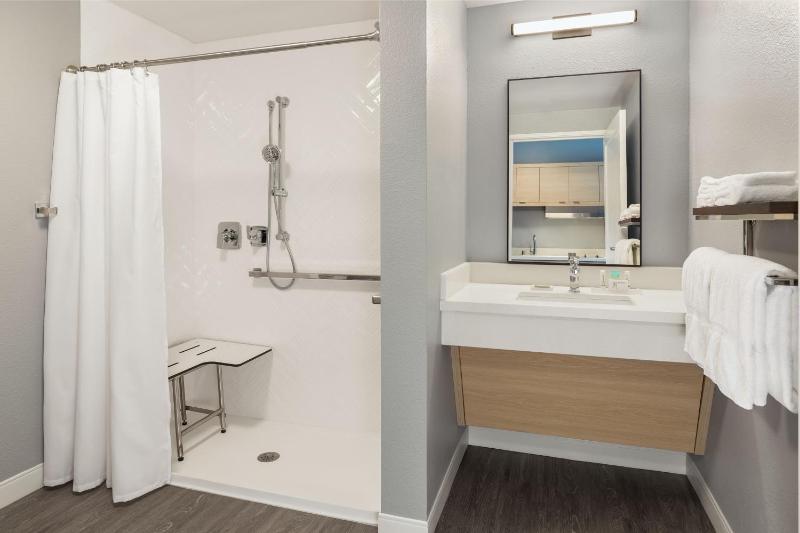 Two-Bedroom Suite image 2