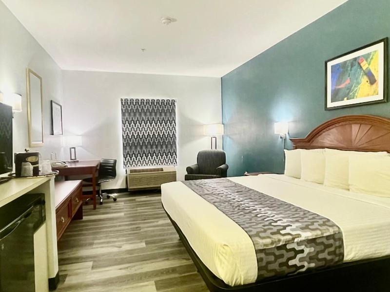 Standard King Room - Non-Smoking  image 3