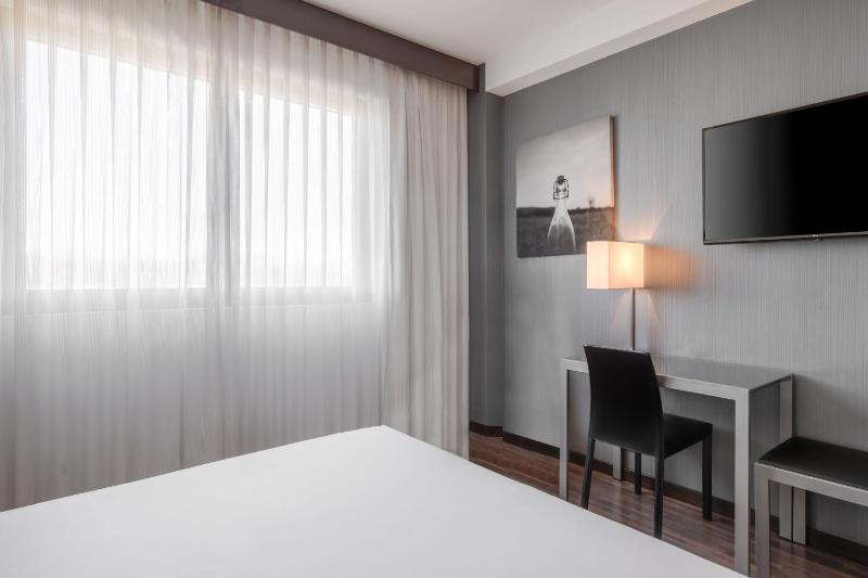 Standard Queen Room, Guest room, 1 Queen image 4