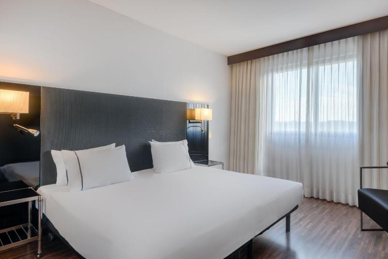 Standard King Room, Guest room, 1 King image 4