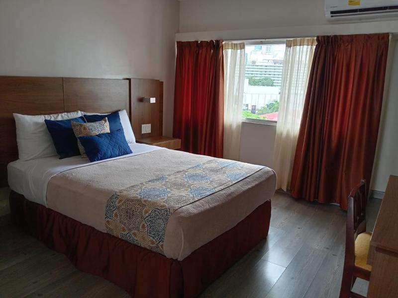 Hotel Tower House Suites - image 6