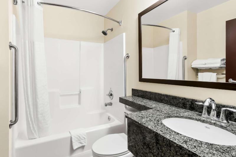 Deluxe Double Room with Two Double Beds - Non Smoking image 2