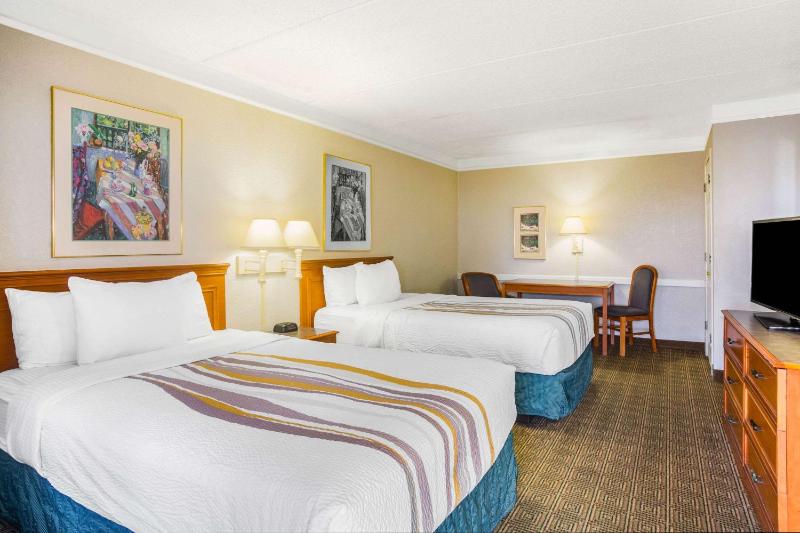 Double Room - Non-Smoking  image 2