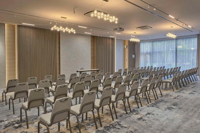 Radisson Hotel Plovdiv - image 5