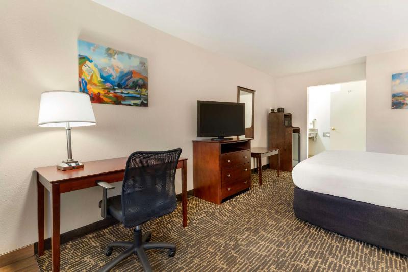 King Room image 3