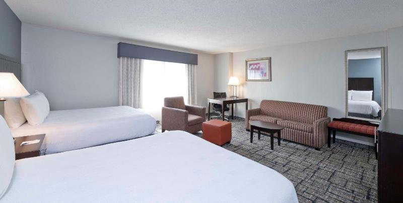 Junior Suite with Two Queen Beds and Sofa Bed image 3