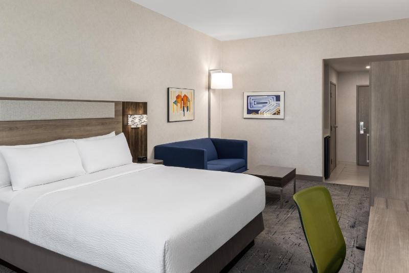 King Suite image 2