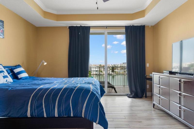 404 Bay Harbor - image 31