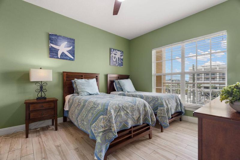 404 Bay Harbor - image 22