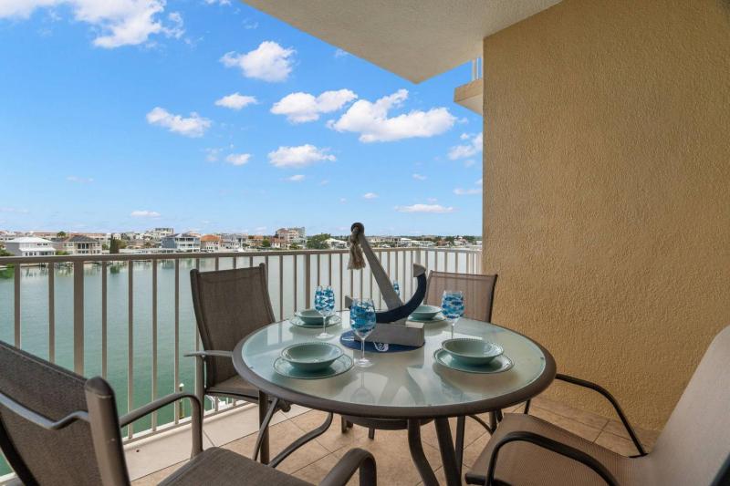 404 Bay Harbor - image 29