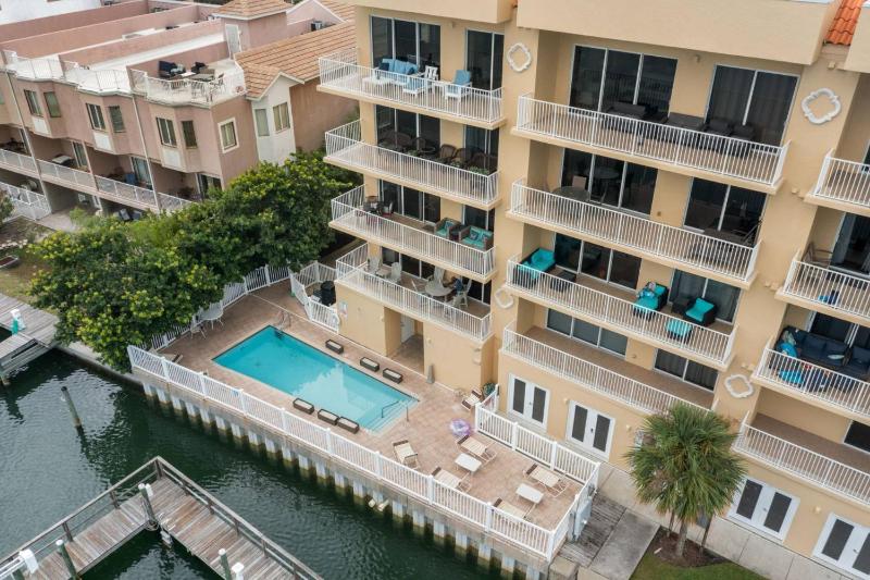 404 Bay Harbor - image 25