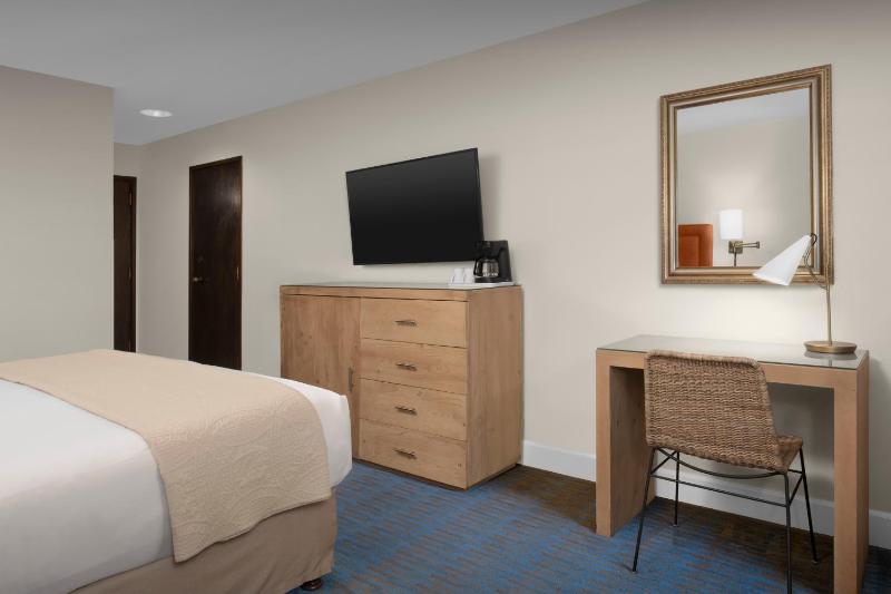 King Room image 3