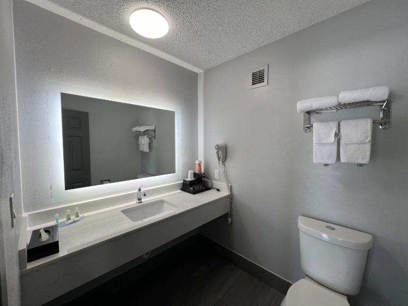 King Room - Disability Access/Non Smoking  image 1