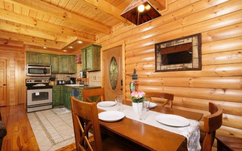 Cozy Cabin - Beautiful Mountain Views Hot Tub + Pool Table - image 11