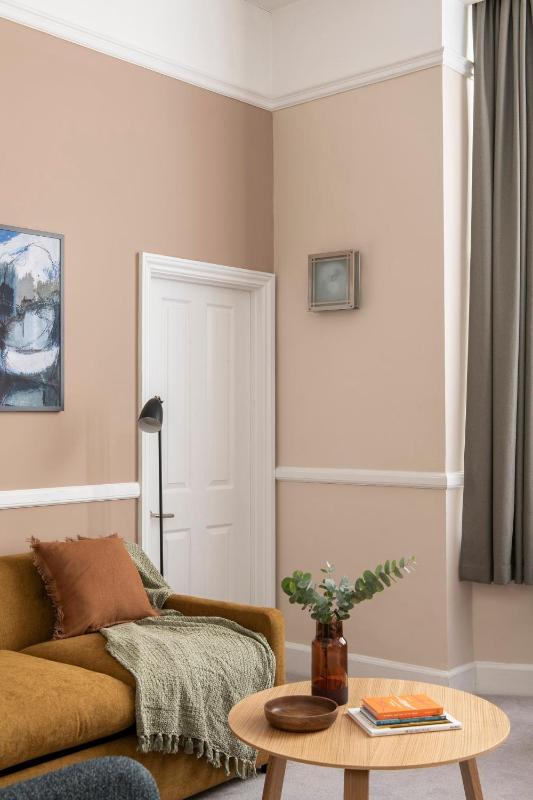 One-Bedroom Apartment image 2