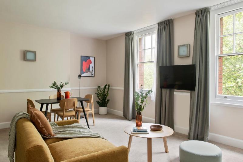 Superior Apartment image 4