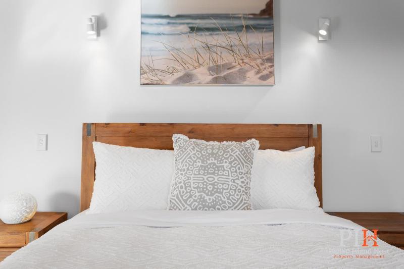 Beachwood Retreat for Ultimate Relaxation - image 18