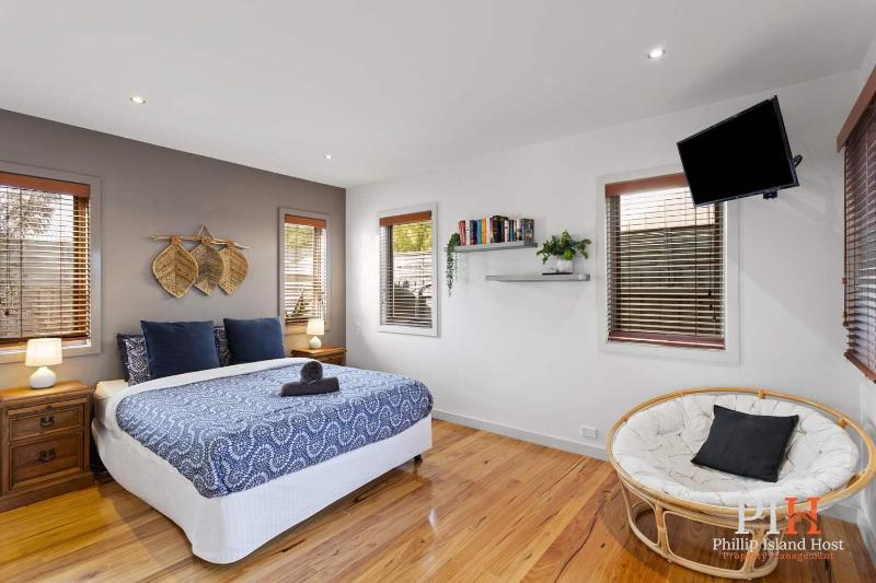 Beachwood Retreat for Ultimate Relaxation - image 6