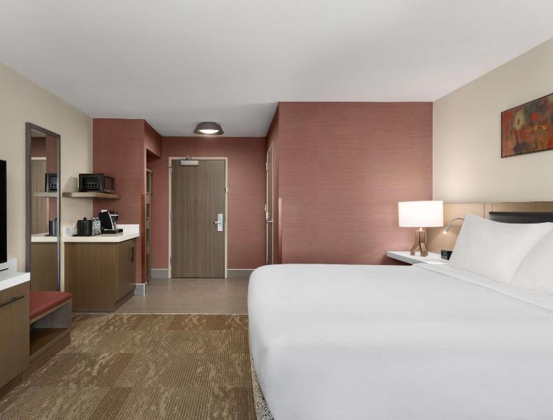 King Room image 3