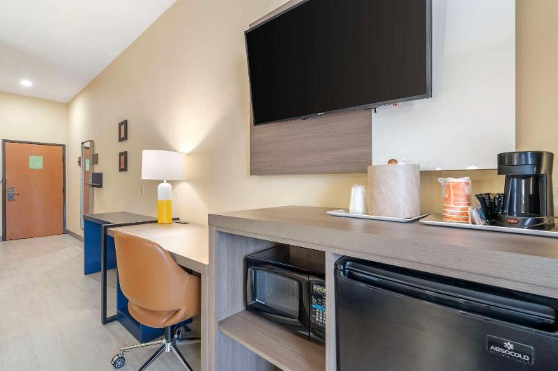 Suite with Two Queen Beds - Accessible/Non-Smoking image 3