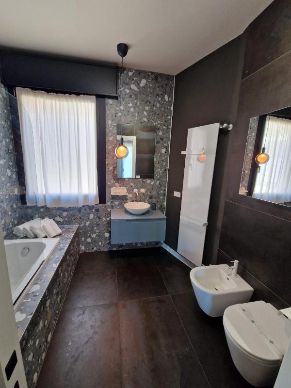 Superior Apartment - External Building image 4